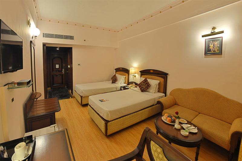 Hotel Ambica Empire Chennai Ngoại thất bức ảnh